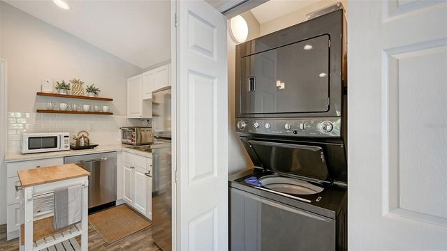 1685 6TH STREET, Sarasota, FL 34236