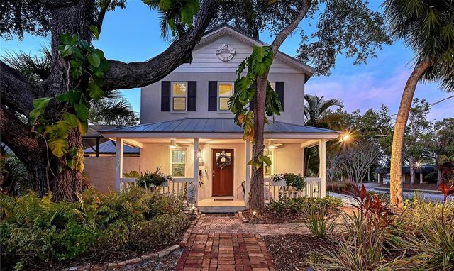 1685 6TH STREET, Sarasota, FL 34236