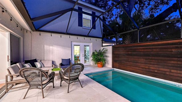 1685 6TH STREET, Sarasota, FL 34236