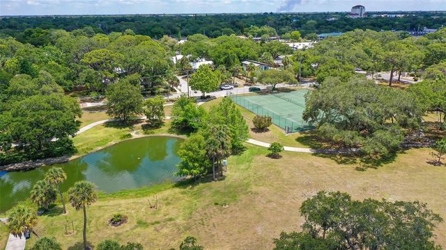 1685 6TH STREET, Sarasota, FL 34236