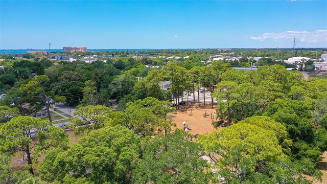 1685 6TH STREET, Sarasota, FL 34236