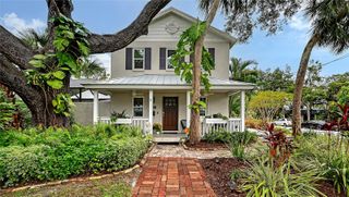 1685 6TH STREET, Sarasota, FL 34236