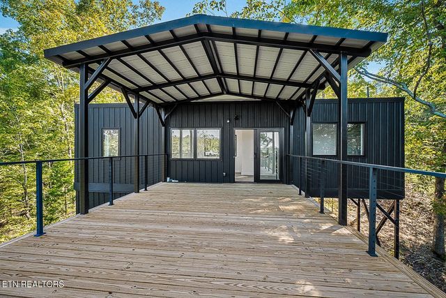 985 Soft Ridge Rd, Celina, TN 38551