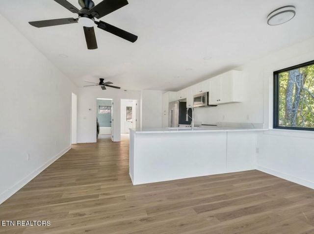 985 Soft Ridge Rd, Celina, TN 38551