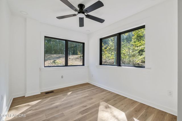 985 Soft Ridge Rd, Celina, TN 38551