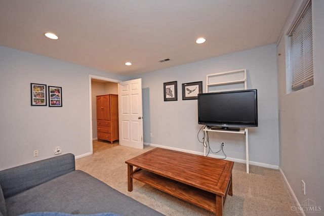 8530 Sturbridge Drive, Sycamore Twp, OH 45236