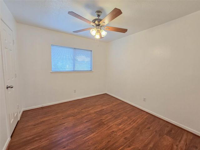 12010 Essenbruk Drive, Houston, TX 77066