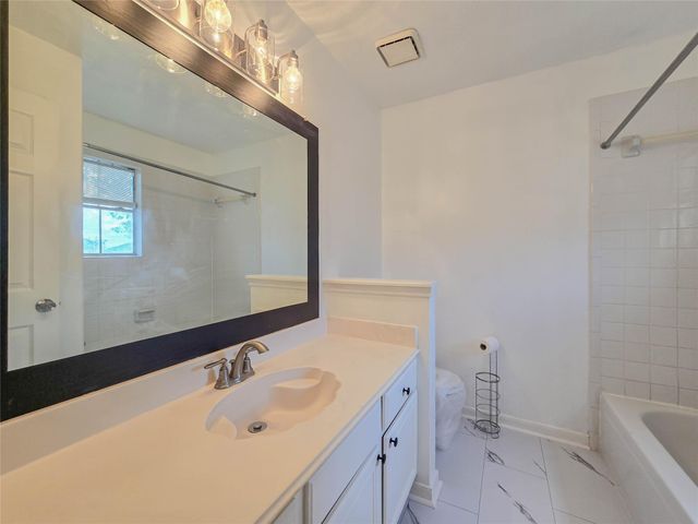 12010 Essenbruk Drive, Houston, TX 77066