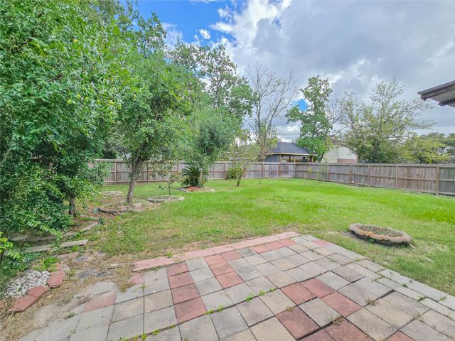 12010 Essenbruk Drive, Houston, TX 77066