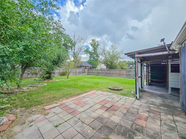 12010 Essenbruk Drive, Houston, TX 77066