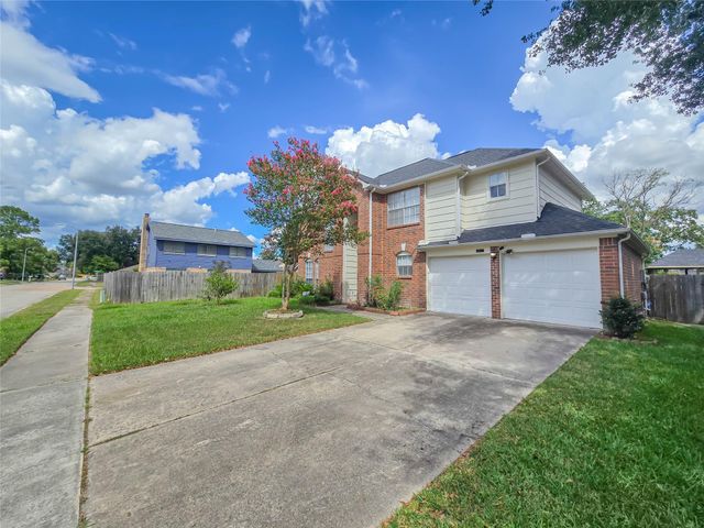 12010 Essenbruk Drive, Houston, TX 77066