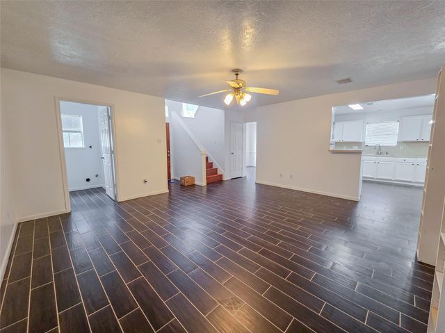 12010 Essenbruk Drive, Houston, TX 77066