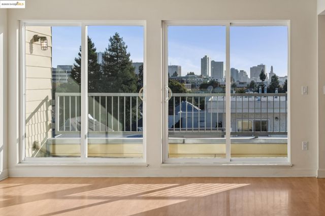 485 W Macarthur Blvd 407, Oakland, CA 94609