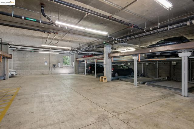 485 W Macarthur Blvd 407, Oakland, CA 94609