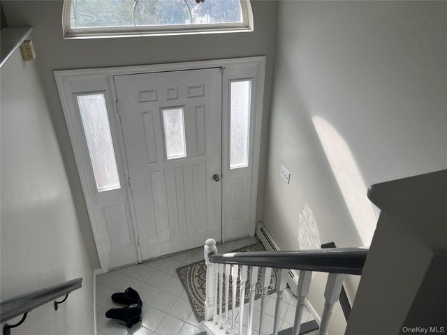39 Elder Avenue, Farmingville, NY 11738