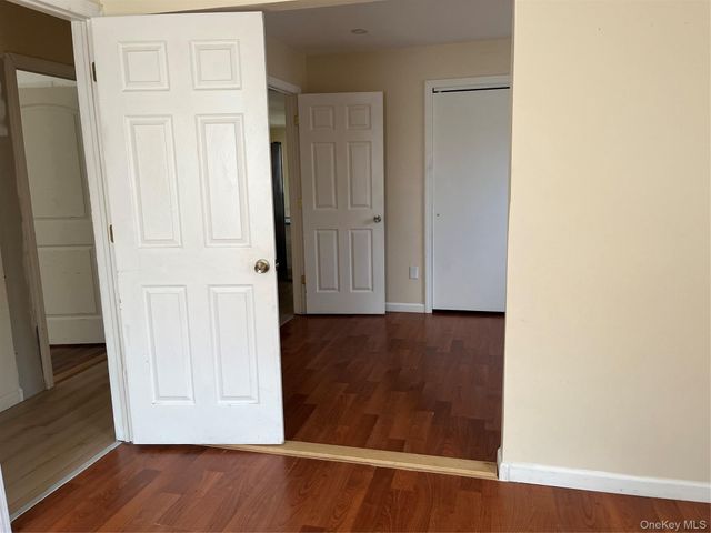 39 Elder Avenue, Farmingville, NY 11738