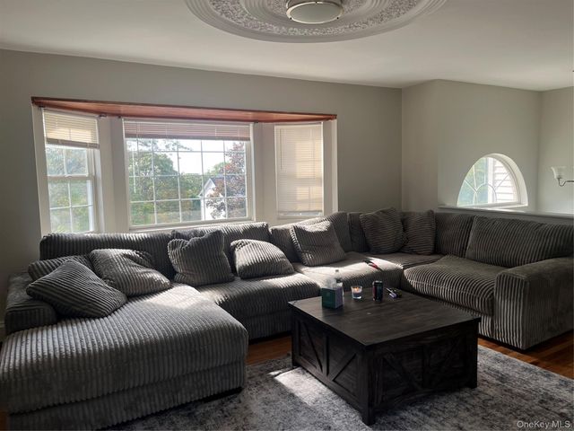 39 Elder Avenue, Farmingville, NY 11738