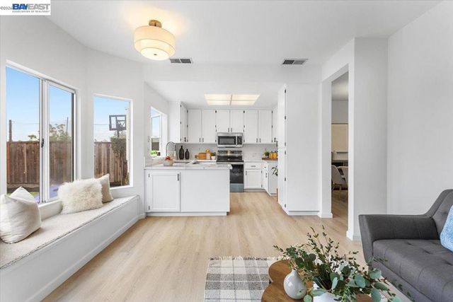 18786 Sydney Cir, Castro Valley, CA 94546