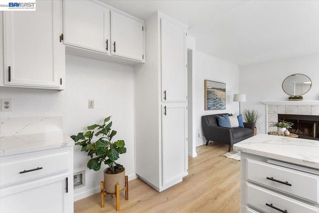 18786 Sydney Cir, Castro Valley, CA 94546