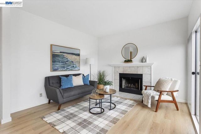 18786 Sydney Cir, Castro Valley, CA 94546