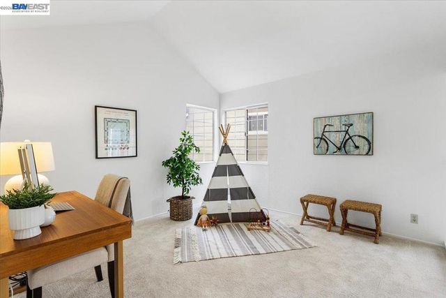 18786 Sydney Cir, Castro Valley, CA 94546