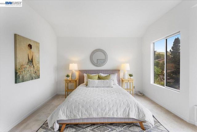 18786 Sydney Cir, Castro Valley, CA 94546