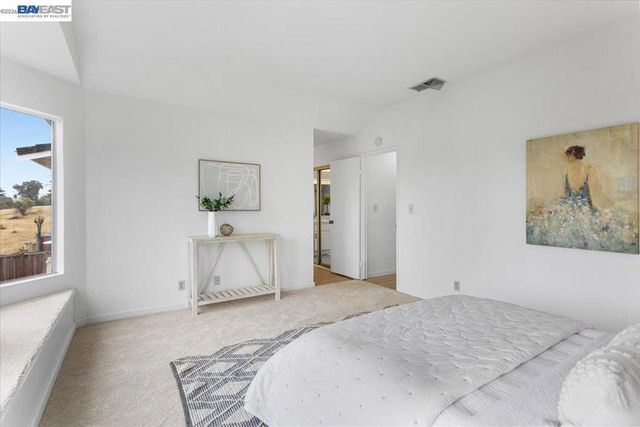 18786 Sydney Cir, Castro Valley, CA 94546