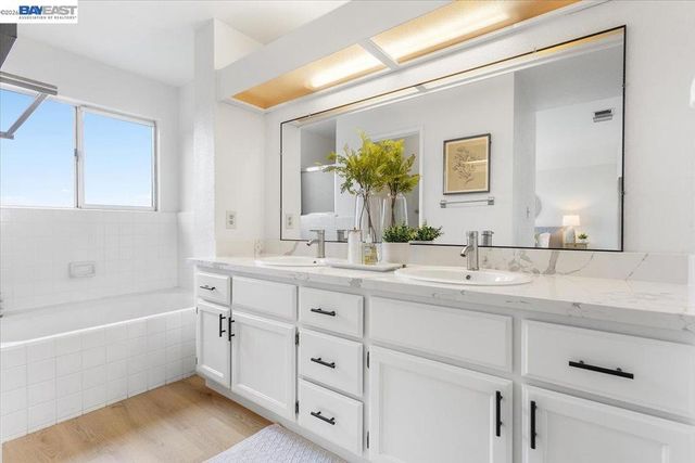 18786 Sydney Cir, Castro Valley, CA 94546