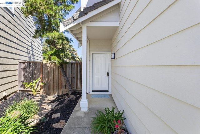 18786 Sydney Cir, Castro Valley, CA 94546