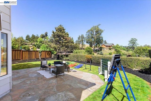 18786 Sydney Cir, Castro Valley, CA 94546