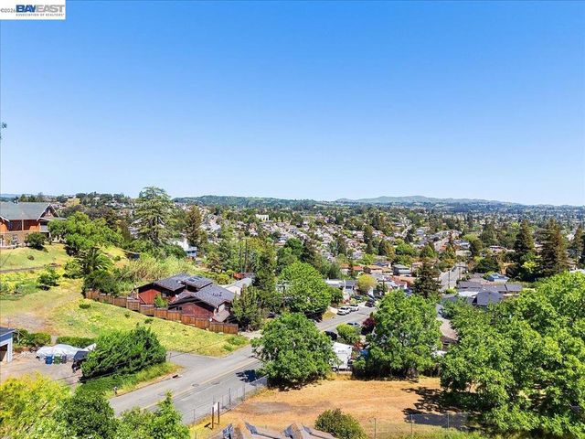 18786 Sydney Cir, Castro Valley, CA 94546