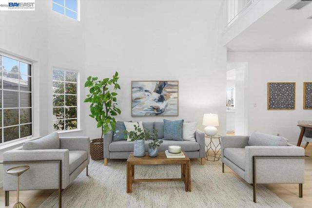 18786 Sydney Cir, Castro Valley, CA 94546