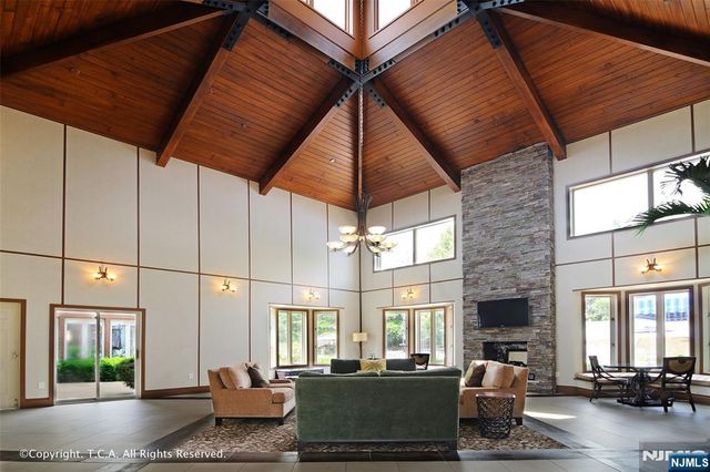 202 Jefferson Court 202, Edgewater, NJ 07020