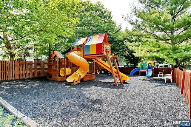 202 Jefferson Court 202, Edgewater, NJ 07020