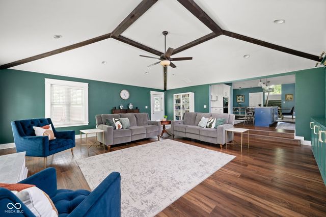 544 Amos Drive, Zionsville, IN 46077