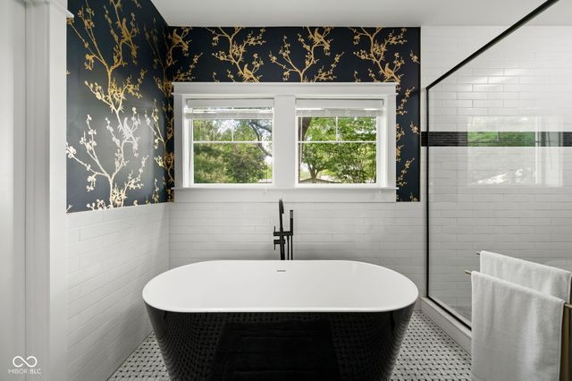 544 Amos Drive, Zionsville, IN 46077