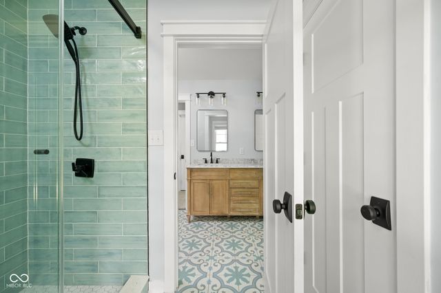 544 Amos Drive, Zionsville, IN 46077