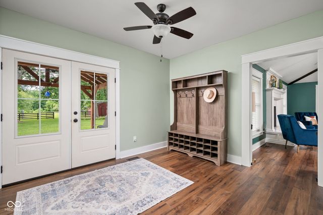 544 Amos Drive, Zionsville, IN 46077