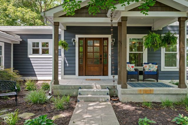 544 Amos Drive, Zionsville, IN 46077
