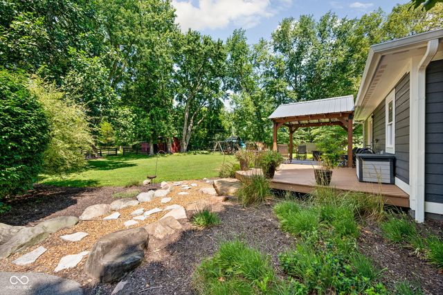 544 Amos Drive, Zionsville, IN 46077