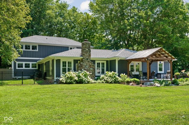 544 Amos Drive, Zionsville, IN 46077