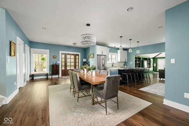 544 Amos Drive, Zionsville, IN 46077