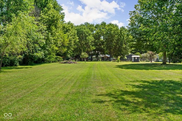 544 Amos Drive, Zionsville, IN 46077