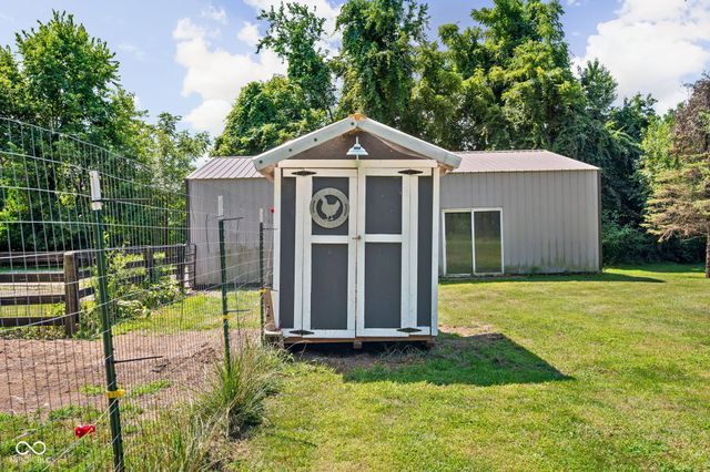 544 Amos Drive, Zionsville, IN 46077