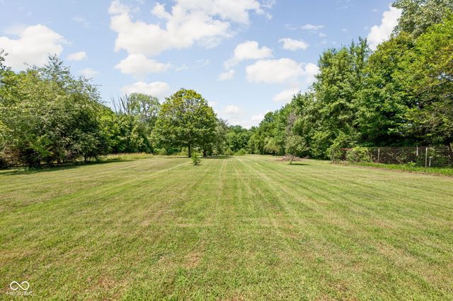 544 Amos Drive, Zionsville, IN 46077