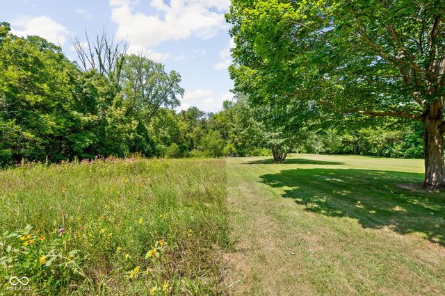 544 Amos Drive, Zionsville, IN 46077