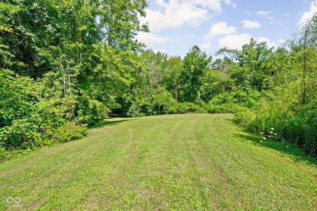 544 Amos Drive, Zionsville, IN 46077