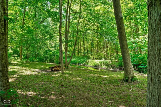 544 Amos Drive, Zionsville, IN 46077