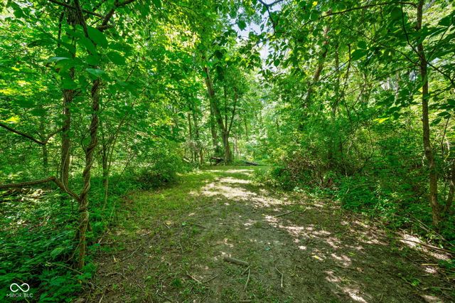 544 Amos Drive, Zionsville, IN 46077