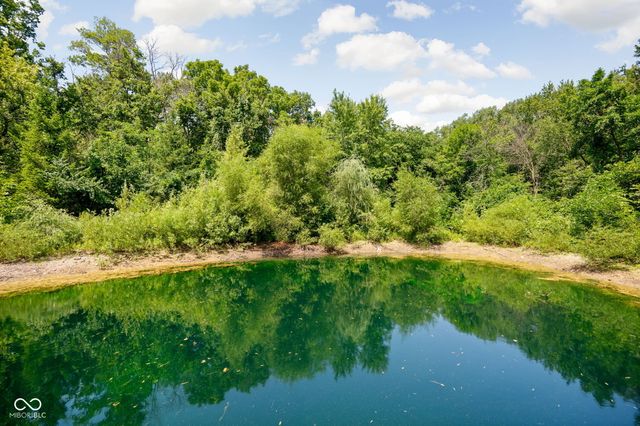 544 Amos Drive, Zionsville, IN 46077